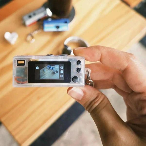 Цифровая камера-брелок Kodak Charmera 1987