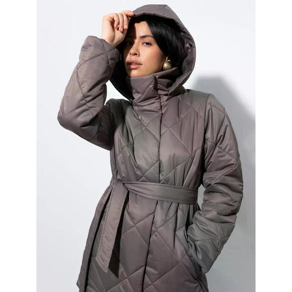 Куртка для женщин Vera Nicco Куртка стеганая с капюшоном и поясом удлиненная