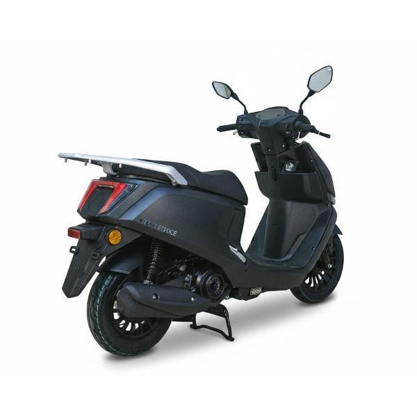 Скутер нет бренда Force