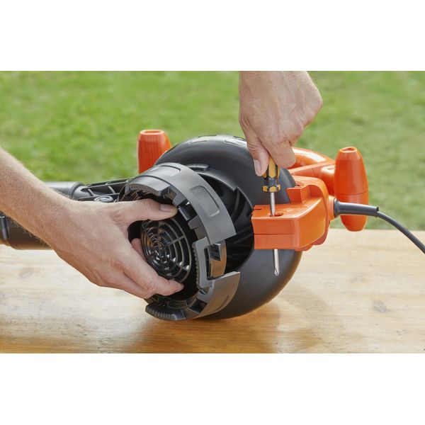 Воздуходувка Black+Decker BEBLV260