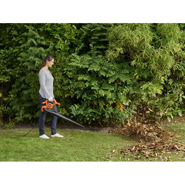 Воздуходувка Black+Decker BEBLV260