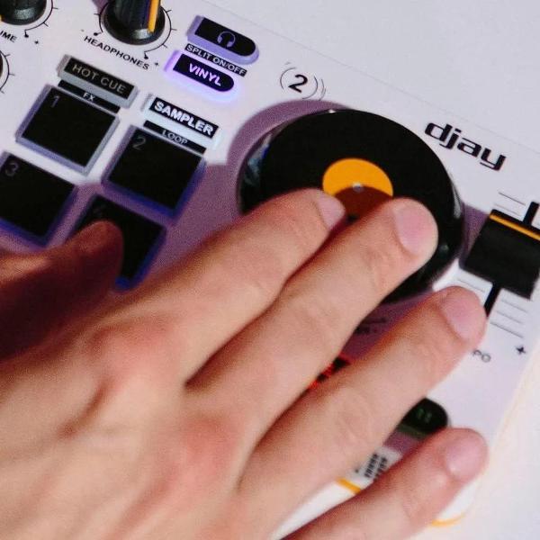 Контроллер для DJ Hercules Диджейский контроллер DJCONTROL-MIX