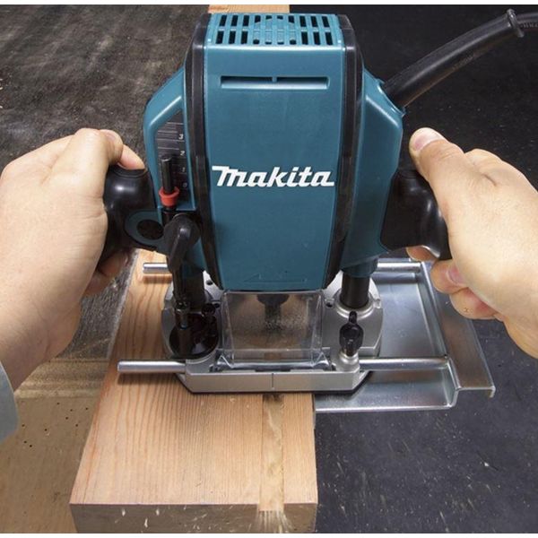 Фрезер Makita RP0900K