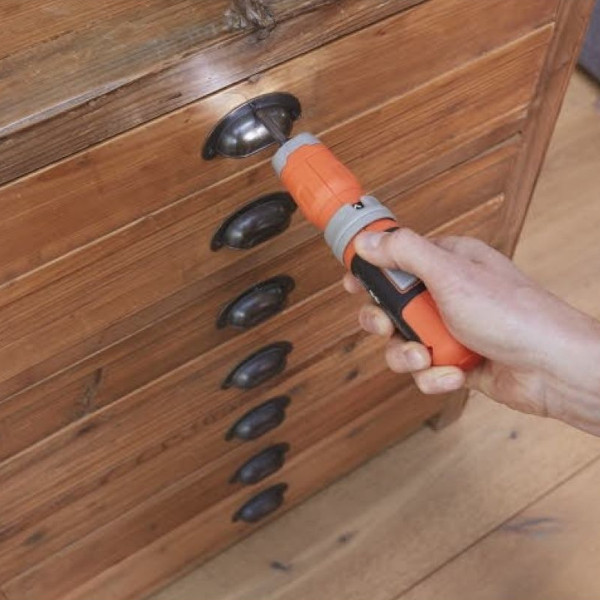 Отвертка аккумуляторная Black+Decker BCF603C-QW