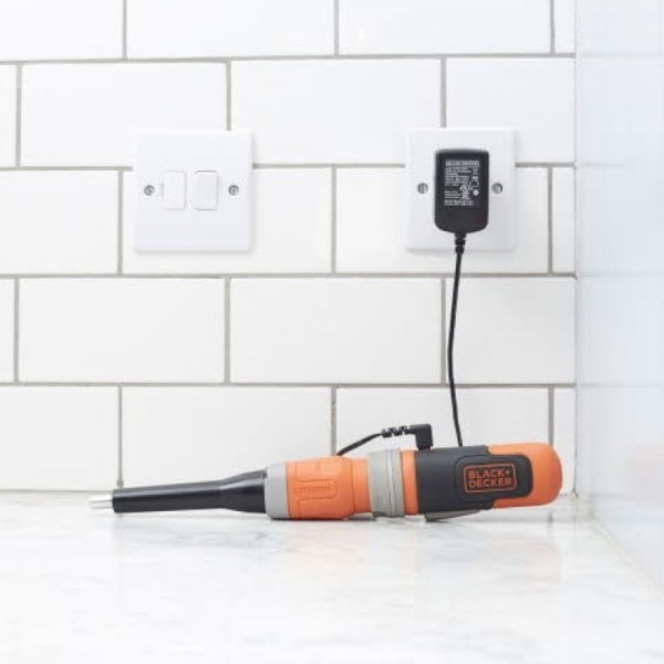 Отвертка аккумуляторная Black+Decker BCF603C-QW