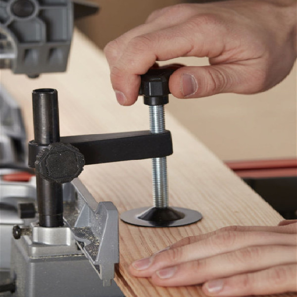 Электропила торцовочная Black+Decker BES710-QS