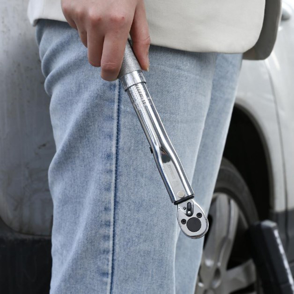 Ключ динамометрический DEKO DKTW01 (065-0341)