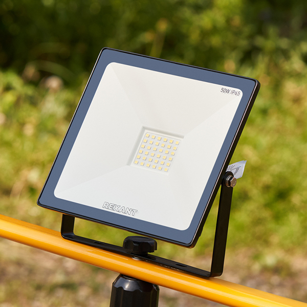 Прожектор Rexant 50 Вт 200-260В IP65 4000 лм 6500 K (605-004)