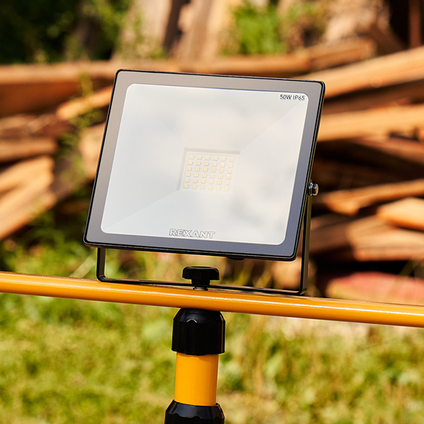 Прожектор Rexant 50 Вт 200-260В IP65 4000 лм 6500 K (605-004)