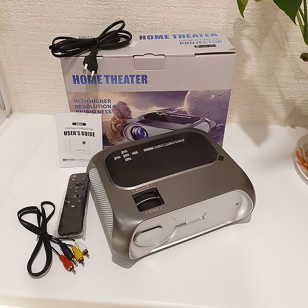 Видеопроектор мультимедийный Unic T7s