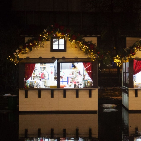 Гирлянда светодиодная NEON-NIGHT Айсикл (бахрома) 128 LED, 4,0х0,6м Желтый