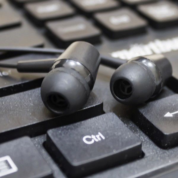 Наушники-вкладыши Krutoff HF-Q1 черные (09610)