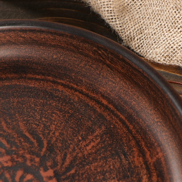 Тарелка столовая Красная глина Дымленая 25 см 1389080