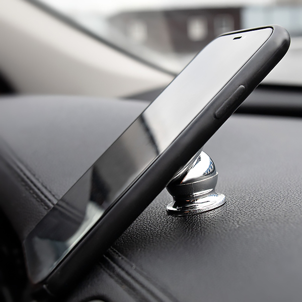 Автомобильный держатель Kraft для телефона на панель KT 835331