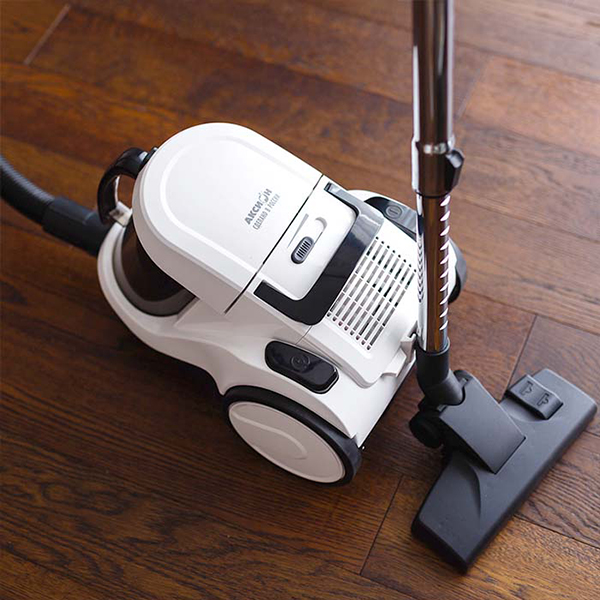 Пылесос с контейнером для пыли Аксион Р36 белый