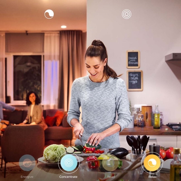 Умная лампочка Philips Hue Single Bulb E27 Color (929002216824)