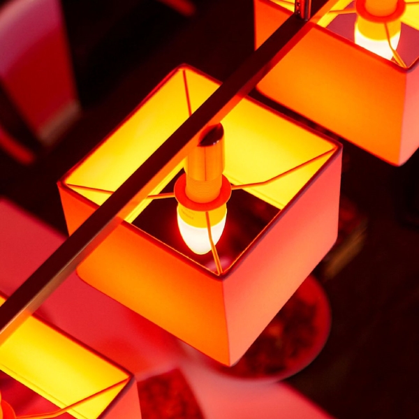 Умная лампочка Philips Hue E14 (929002294209)