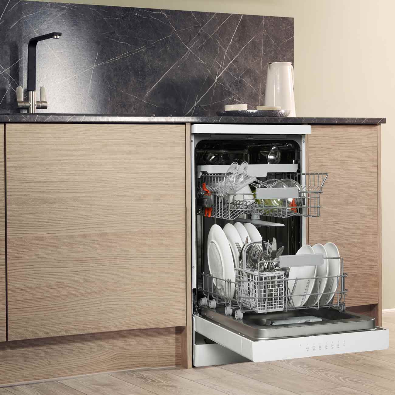 Купить Посудомоечная машина 45 см Hotpoint-Ariston HSFC 3M19 C в каталоге  интернет магазина М.Видео по выгодной цене с доставкой, отзывы, фотографии  - Москва