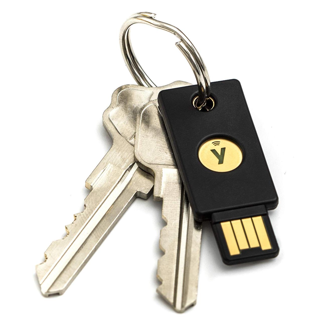 Купить Аппаратный ключ безопасности Yubico Yubikey 5 NFC в каталоге  интернет магазина М.Видео по выгодной цене с доставкой, отзывы, фотографии  - Москва