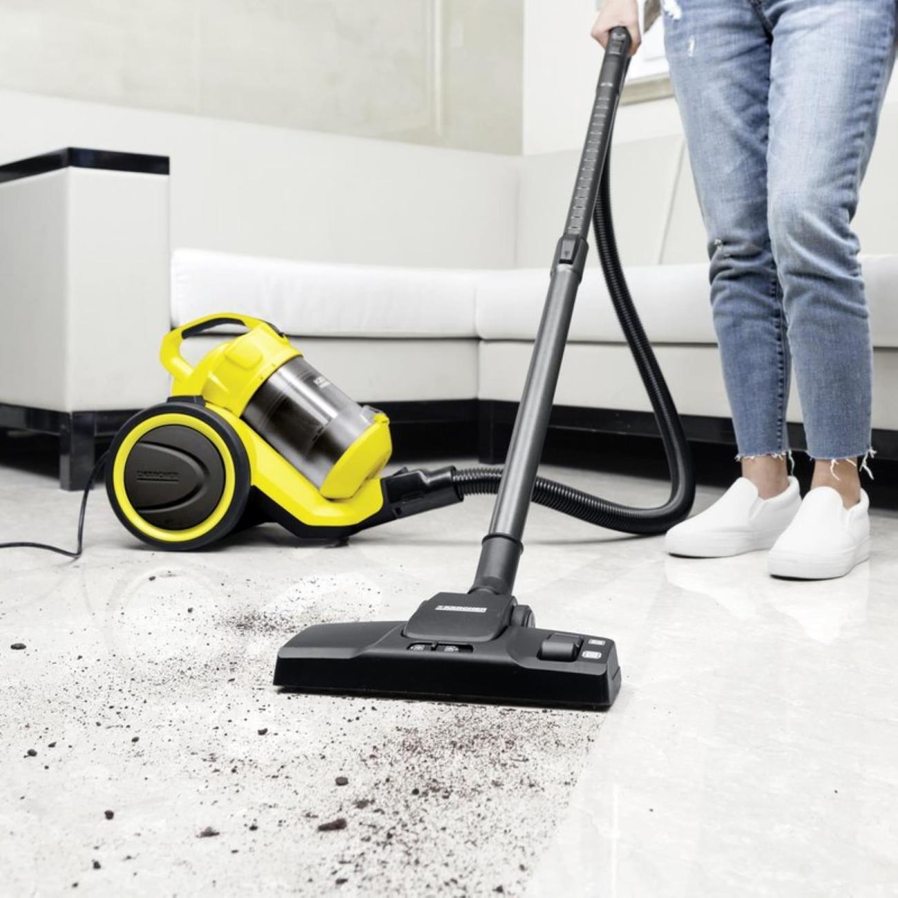 Купить Пылесос с контейнером для пыли Karcher VC 3 Plus KAP (1.198-127.0) в  каталоге интернет магазина М.Видео по выгодной цене с доставкой, отзывы,  фотографии - Москва