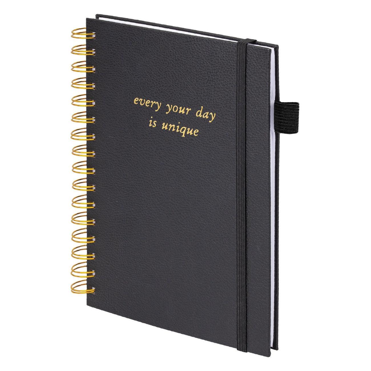 Изображение товара Тетрадь Brauberg на гребне А5 148х216мм Calipso под кожу, резинка, клетка, 80л, черная,116252