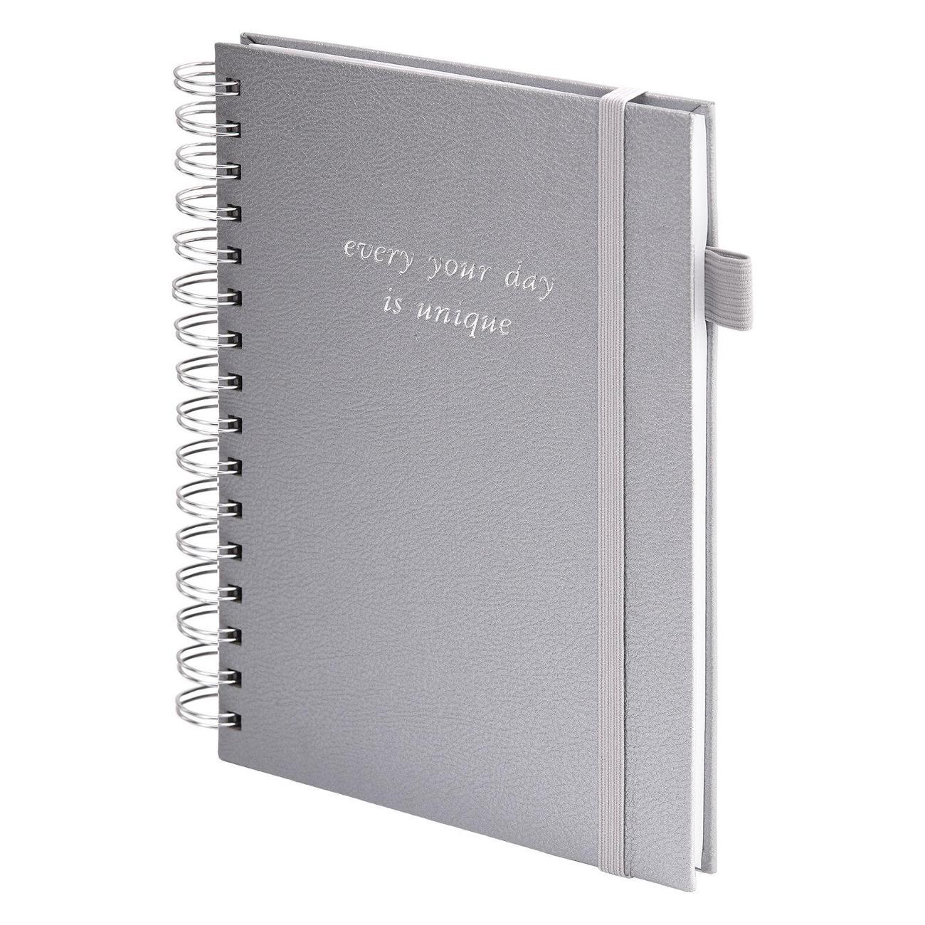 Изображение товара Тетрадь Brauberg на гребне А5 148х216мм  Calipso под кожу, резинка, клетка, 80л, серая, 116253