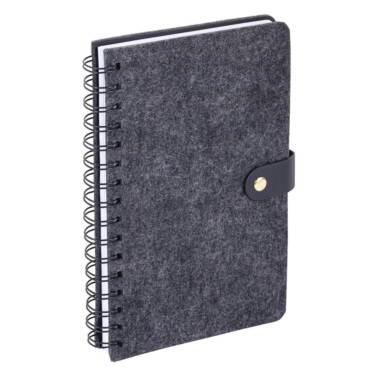 Изображение товара Тетрадь Brauberg А5 135х210мм Felt, на гребне, войлок, кнопка, 160л, черный,117132