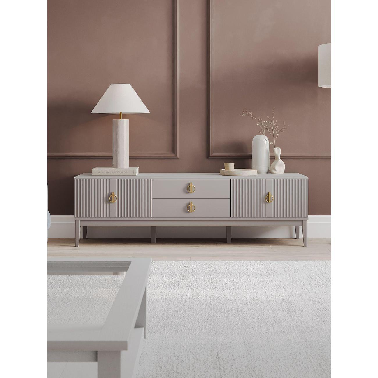 Изображение товара Тумба прикроватная Правила мебели под телевизор напольная Санторини ТВ с ящиками, на ножках, 174х44х52.5 см, Льняной лак, МДФ / Персидский жемчуг, ЛДСП