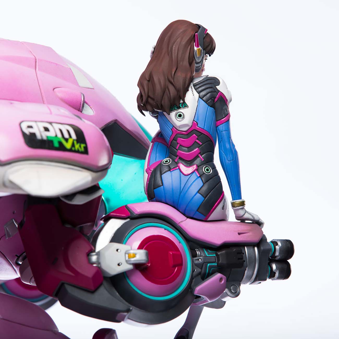 Купить Фигурка Blizzard Overwatch D.Va в каталоге интернет магазина М.Видео  по выгодной цене с доставкой, отзывы, фотографии - Москва