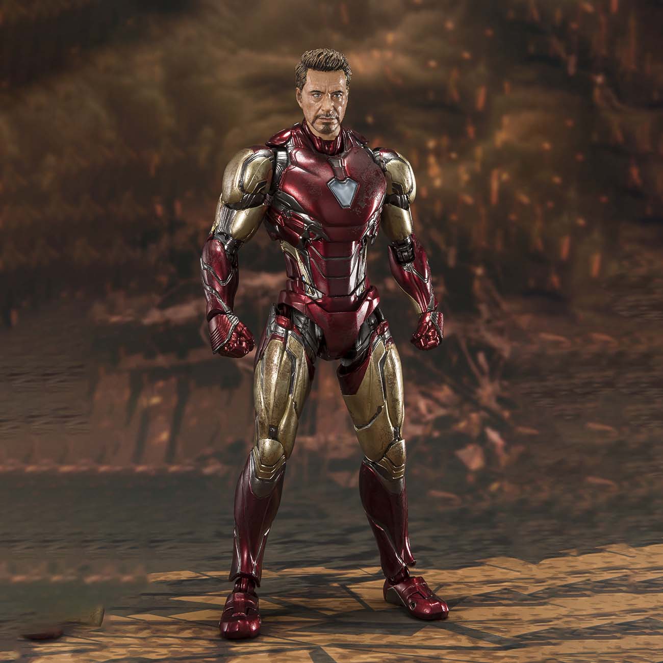 Купить Фигурка Bandai Avengers: Endgame-Iron Man Mark 85 (Final Battle) в  каталоге интернет магазина М.Видео по выгодной цене с доставкой, отзывы,  фотографии - Москва