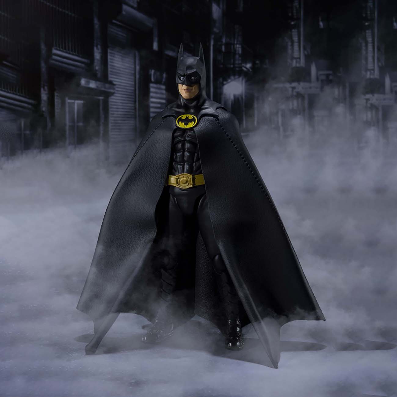 Купить Фигурка Bandai DC Batman (1989) в каталоге интернет магазина М.Видео  по выгодной цене с доставкой, отзывы, фотографии - Москва