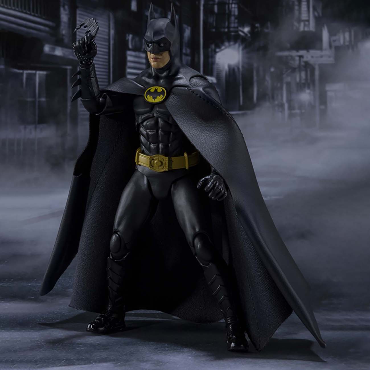 Купить Фигурка Bandai DC Batman (1989) в каталоге интернет магазина М.Видео  по выгодной цене с доставкой, отзывы, фотографии - Москва