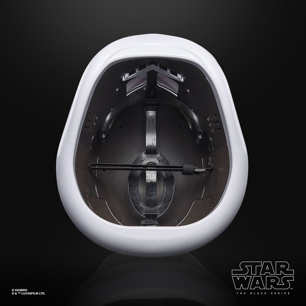 Купить Сувенир Hasbro Star Wars: First Order Stormtrooper Helmet в каталоге  интернет магазина М.Видео по выгодной цене с доставкой, отзывы, фотографии  - Москва