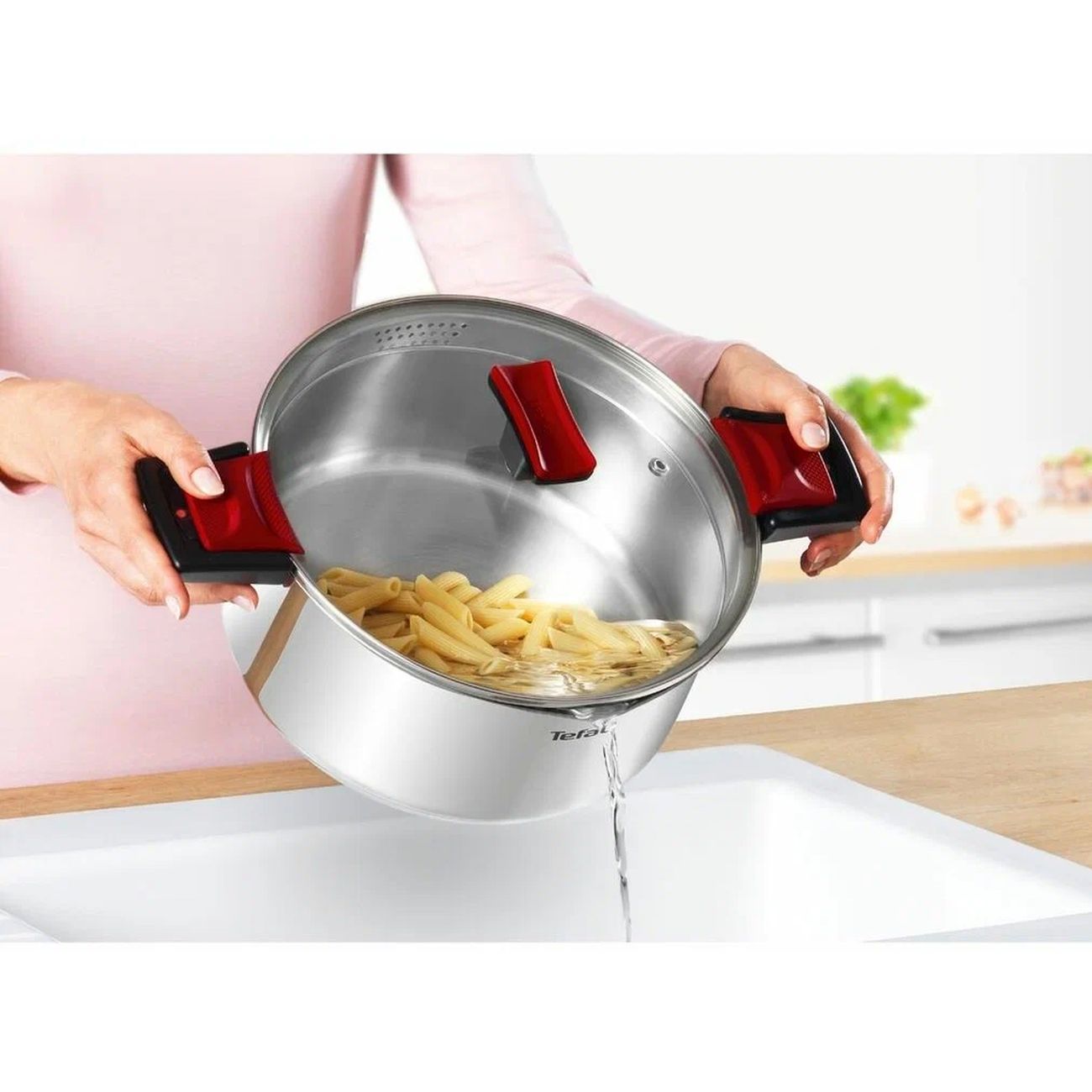 Купить Кастрюля Tefal Cook&Clip 6.1л с крышкой (G7237974) в каталоге  интернет магазина М.Видео по выгодной цене с доставкой, отзывы, фотографии  - Москва