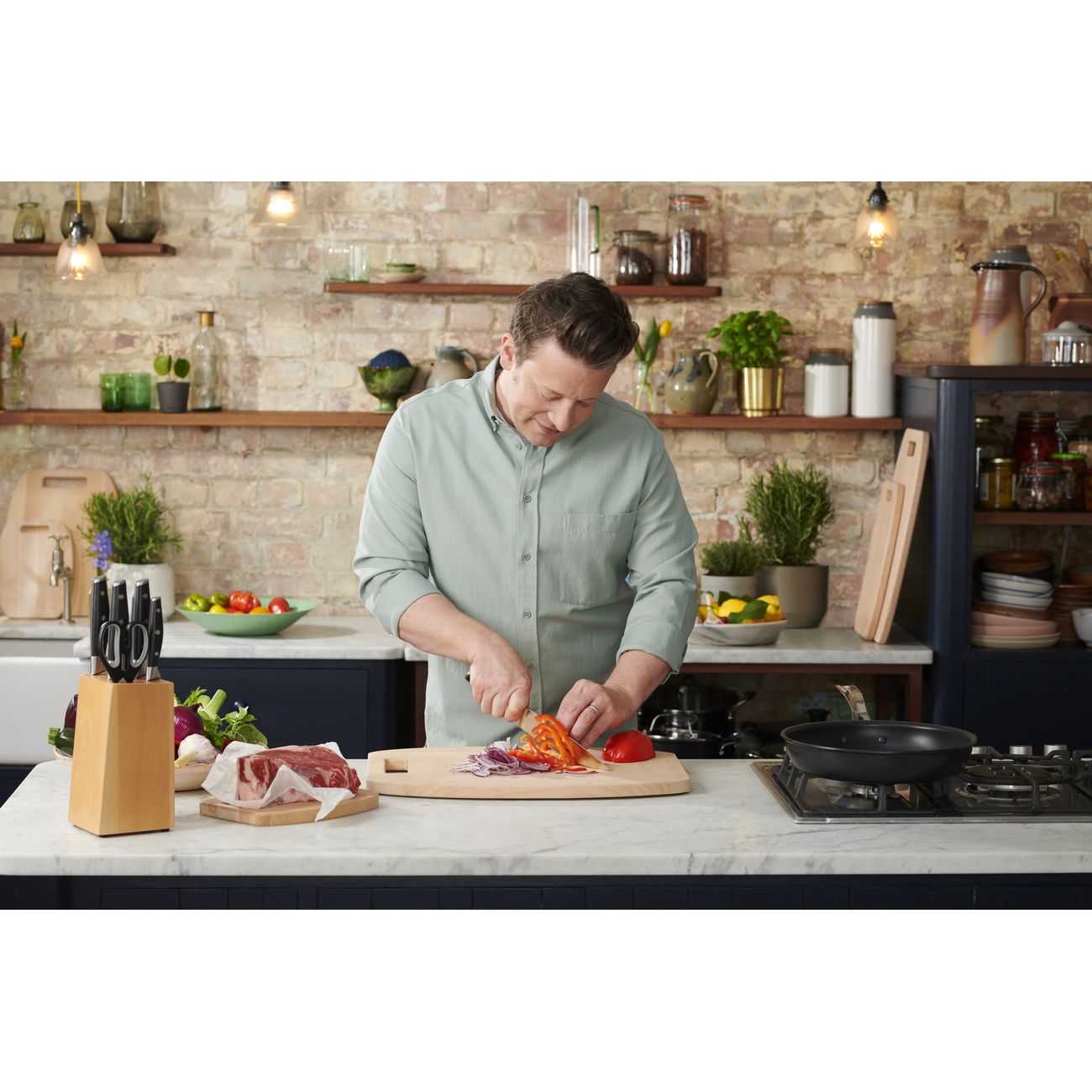 Купить Нож Tefal Jamie Oliver шеф 20 см (K2670144) в каталоге интернет  магазина М.Видео по выгодной цене с доставкой, отзывы, фотографии - Москва