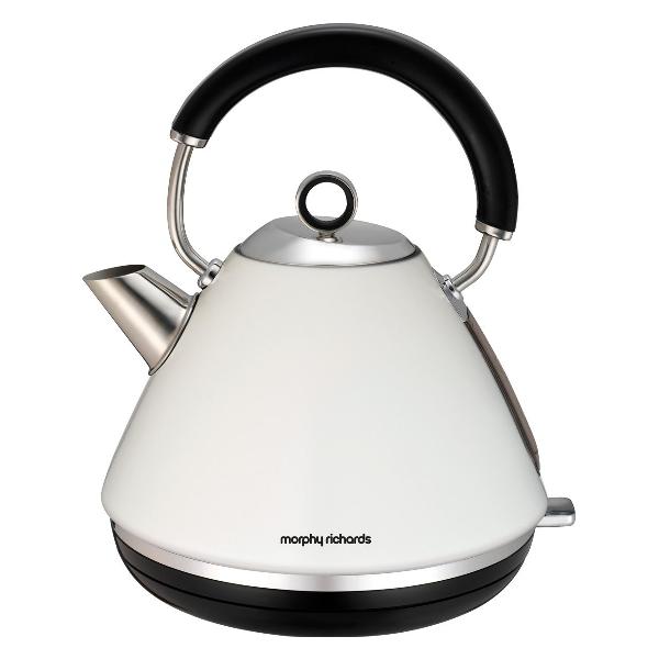 white traditional kettle