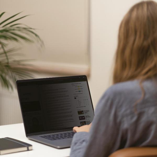 Изображение товара Наклейка Deppa для MacBook Air 13.6" 2024/2023/2022 63008