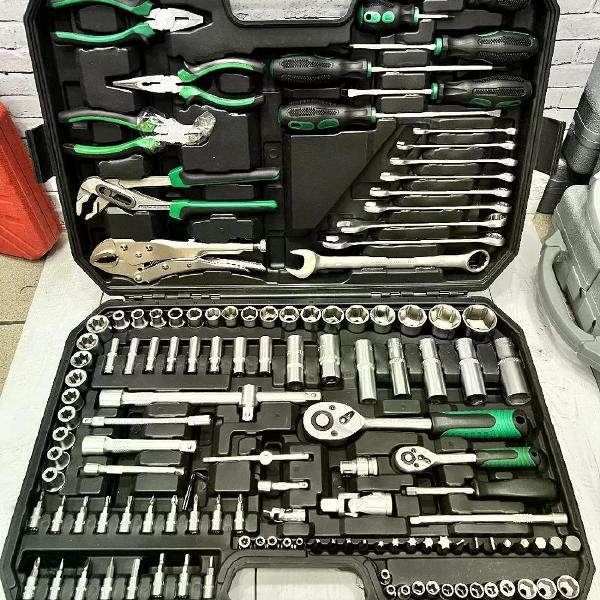 Изображение товара Набор автомобильных инструментов Автохит Профессиональный набор инструментов