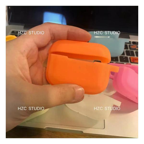 Изображение товара Чехол для наушников UNIMALL для AirPods Pro ярко-оранжевый