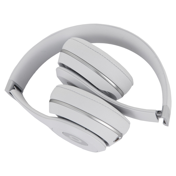 Silver wireless. Apple Beats solo 3 Wireless. Beats solo 3 белые. Наушники эпл накладные. Наушники накладные Аппел.