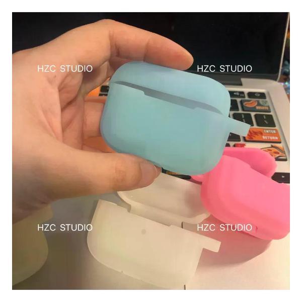 Изображение товара Чехол UNIMALL для AirPods Pro - силиконовый soft-touch синий Изображение товара Чехол UNIMALL для AirPods Pro - силиконовый soft-touch синий
