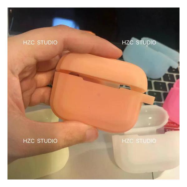 Изображение товара Чехол для наушников UNIMALL для AirPods Pro мягкий силикон светло-коричневый